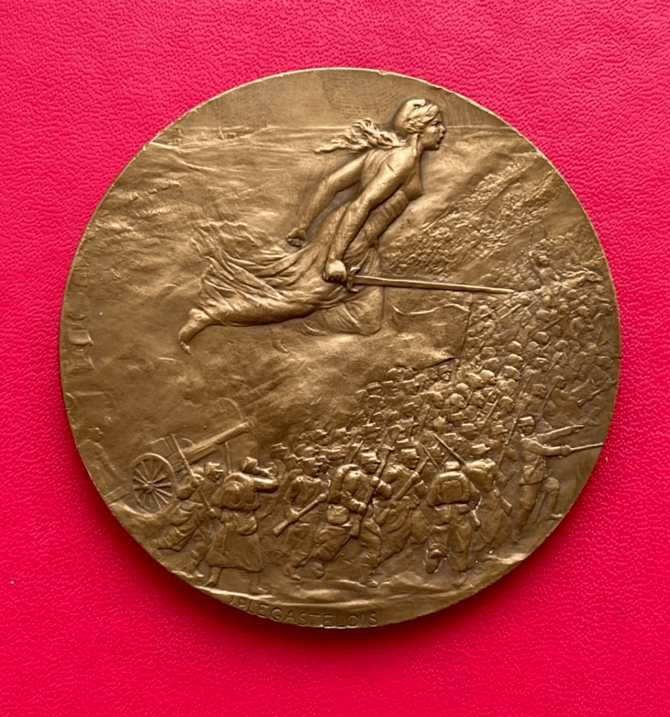 Belle médaille en bronze sur le thème militaire de la Bataille de la Marne, Septembre 1914.